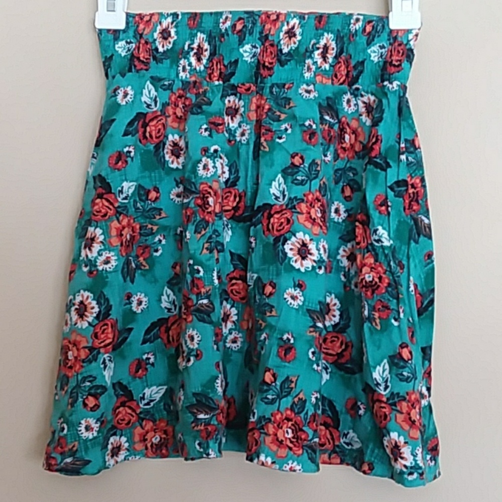 🌹Frenchi Floral Mini Skirt